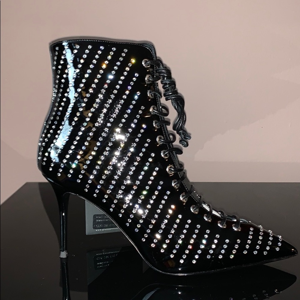 🔥🔥 NEW AUTHENTIC GIUSEPPE ZANOTTI BOOTIES 🔥🔥